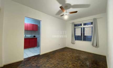 Apartamento com 3 quartos para alugar na Rua Luiz Oscar de Carvalho, 75, Trindade, Florianópolis