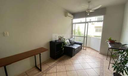Ótimo apartamento mobiliado de 2 dormitórios, no bairro Trindade!