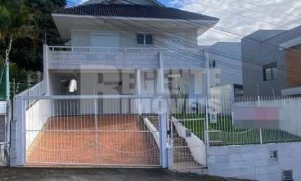Ótima casa com 4 dormitórios no bairro Córrego Grande!