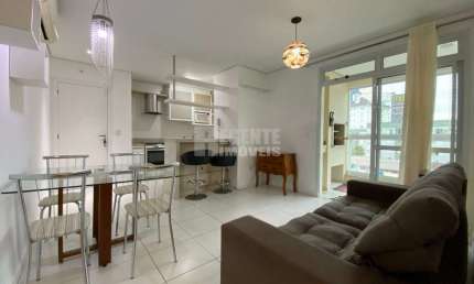 Ótimo apartamento de 2 dormitórios no bairro Agronômica!