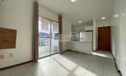 Ótimo apartamento de 2 dormitórios no bairro Saco dos Limões!