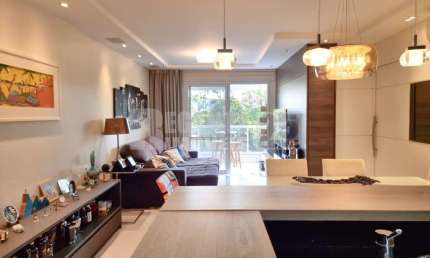 Apartamento Encantador com Vista para o Verde e Sol da Tarde no Itacorubi, Florianópolis