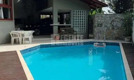 Casa com 3 dormitórios no bairro Pantanal em Florianópolis