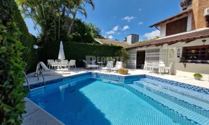 Excelente e ampla casa  3 suítes no bairro Santa Mônica