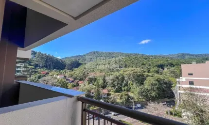 Apartamento à venda no Itacorubi - 2 Dormitórios com Suíte e Sacada com Churrasqueira