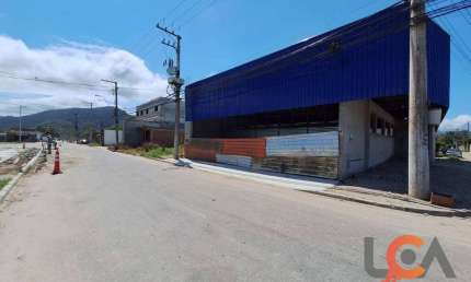 Galpão para alugar, 300 m² por R$ 10.000,00/mês - Pegorelli - Caraguatatuba/SP