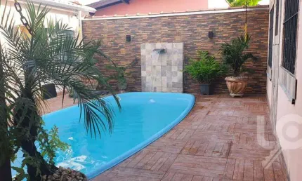 Casa com 3 dormitórios à venda, 196 m² por R$ 820.000,00 - Praia das Palmeiras - Caraguatatuba/SP
