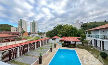 Sobrado com 2 dormitórios para alugar, 150 m² por R$ 2.700,00 - Prainha - Caraguatatuba/SP
