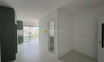 Málaga apartamento com 2 suítes e 1 vaga no Perequê