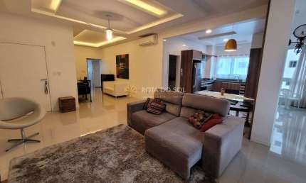 Embaixador apartamento com 3 suítes e 2 vagas na Meia Praia