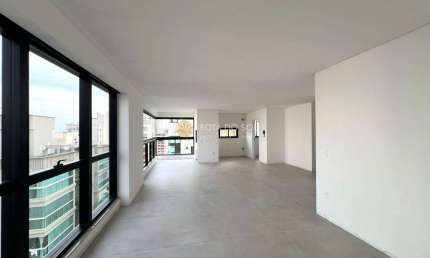 Fiori del Mare apartamento 3 suítes e 2 vagas Meia Praia