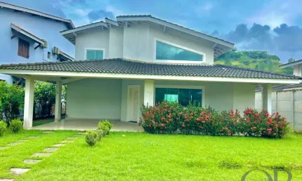 SOBRADO MOBILIADO COM 3 DORMITÓRIOS DENTRO DE CONDOMINIO.