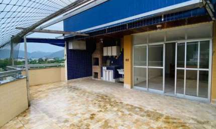 COBERTURA DUPLEX COM 3 DORMITÓRIOS E ÁREA PRIVATIVA NO PEREQUE-AÇÚ.