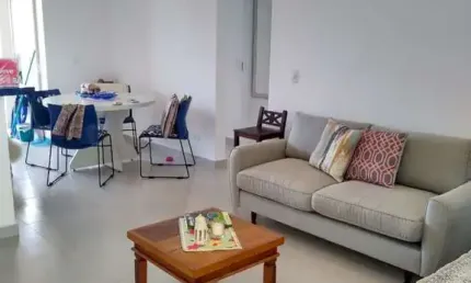 APARTAMENTO COM 2 DORMITÓRIOS SEMI MOBILIADO NO ITAGUÁ.