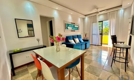 Apartamento mobiliado com 2 dormitórios nas toninhas.