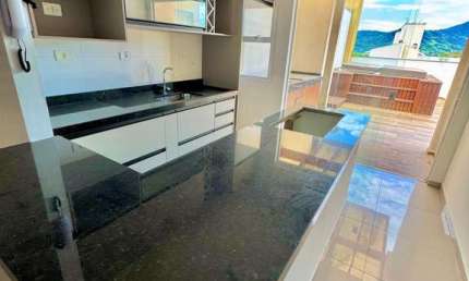COBERTURA COM 3 DORMITÓRIOS MAIS JACUZZI PRIVATIVA NO CENTRO.