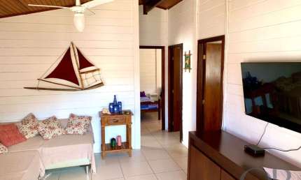 EXCELENTE CASA TÉRREA COM 3 DORMITÓRIOS APENAS 250 METROS DA PRAIA DAS TONINHAS.