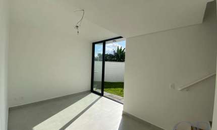 CASA DENTRO DE CONDOMINIO COM 2 DORMITÓRIOS NO ITAGUÁ.
