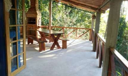 EXCELENTE CASA COM 3 DORMITÓRIOS NA PRAIA DA ALMADA.
