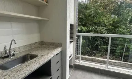 Apartamento mobiliado com 2 dormitórios na praia grande.