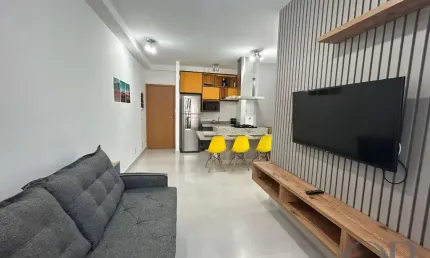 APARTAMENTO MOBILIADO COM 2 DORMITÓRIOS NA PRAIA GRANDE.