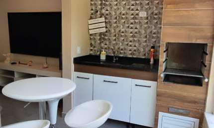 APARTAMENTO MOBILIADO COM 2 DORMITÓRIOS NAS TONINHAS.