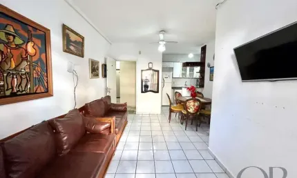 Apartamento mobiliado com 2 dormitórios apenas 150 metros da praia grande