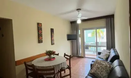 Apartamento com 2 dormitórios apenas 300 metros da praia grande.