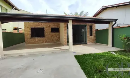 Casa com 3 quartos para alugar no Silop, Ubatuba 