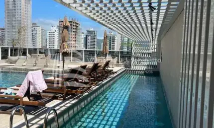 Apartamento 3 suítes excelente localização, meia praia, itapema - sc