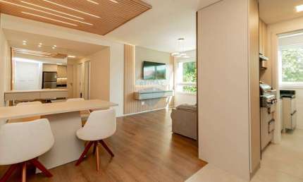 Apartamento de 3 dormitórios - Mobiliado - Poucos metros do Estádio Beira Rio -Infraestrutura  completa