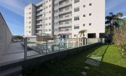 Apartamento de 2 dormitórios com 2 vagas no Cristo Redentor em POA