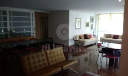 Maravilhoso apartamento de padrão na sta. cecilia em rua tranquila com 228 metros