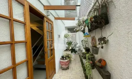Sobrado vende no Brooklin, 3 dormitórios, 1 suíte 2 vagas , reformada
