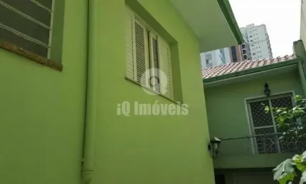 Casa a venda em Perdizes, 310 metros, 3 dormitórios, 1 suíte com 2 vagas.