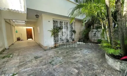 Brooklin velho , rua fechada, casa a venda com 3 dormitórios, 1 suíte, 3 vagas, segurança 24  hs.