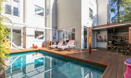 Casa de Alto Padrão para Venda Jardim cordeiro 4 suítes e muito charme.