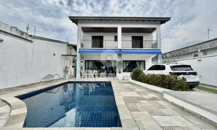 Casa a venda na praia da Enseada, Guarujá, 5 dormitórios 4 suítes 4 vagas na garagem