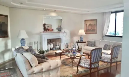 Campo Belo Nobre, 260 m² AU, 4 dormitórios, 2 suítes, 3 vagas.