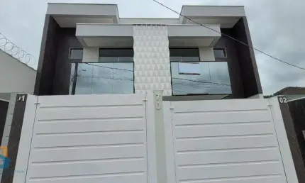 Casa Duplex de 3 quartos e 2 vagas de garagem no Jardim Santa Clara
