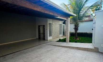 Casa de 3 quartos no bairro das àguas perto do HMC em Ipatinga MG.