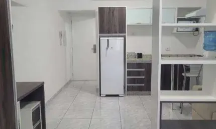 Studio Mobiliado Em Condomínio Clube No Centro De Curitiba