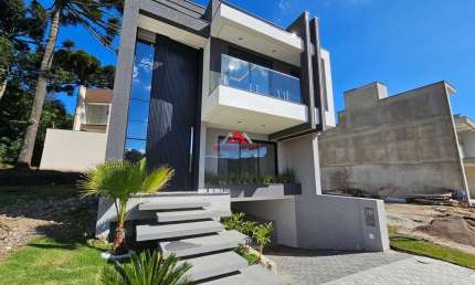 Sobrado Alto Padrão com 3 suítes - 234m² - Costeira - São José dos Pinhais.