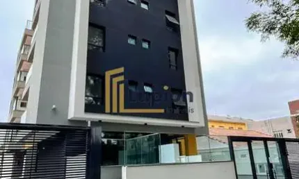 Studios na Vila Izabel, metragem diferenciada e sacada ampla com churrasqueira