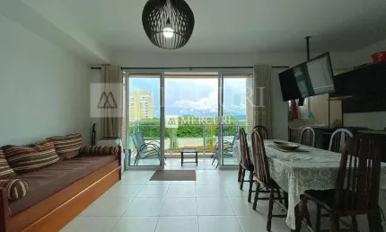 Apartamento no Guarujá, Enseada, com Vista Mar, com 2 Suítes.