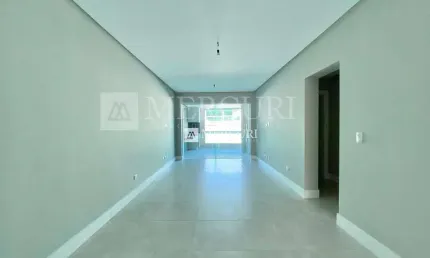 Apartamento no guarujá, enseada, 3 quartos sendo 2 suítes e sacada goumert - mercuri imóveis - imobiliária no guarujá