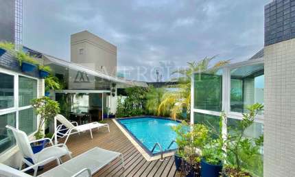 Cobertura Penthouse Reformada na Praia das Pitangueiras, Guarujá