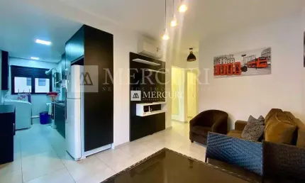 Apartamento próximo a praia com 2 quartos (1 suíte) à venda, 65 m² por r$ 550.000 - pitangueiras - guarujá/sp - imobiliária mercuri