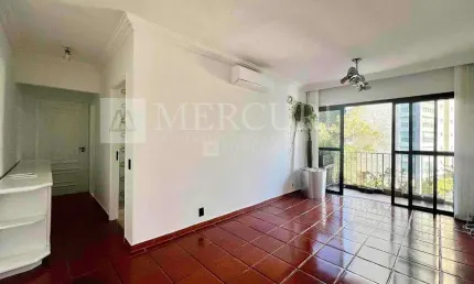 Apartamento no guarujá, enseada, 1 quarto, cozinha mobiliado e sacada - mercuri imóveis - imobiliária no guarujá