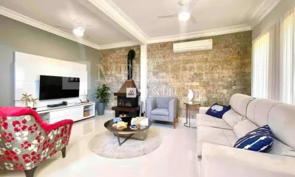 Casa no Guarujá, Balneário Praia do Pernambuco , 3 Quartos, Sala para 3 Ambientes, Sacada e Piscina  - Mercuri Imóveis - Imobiliária no Guarujá
